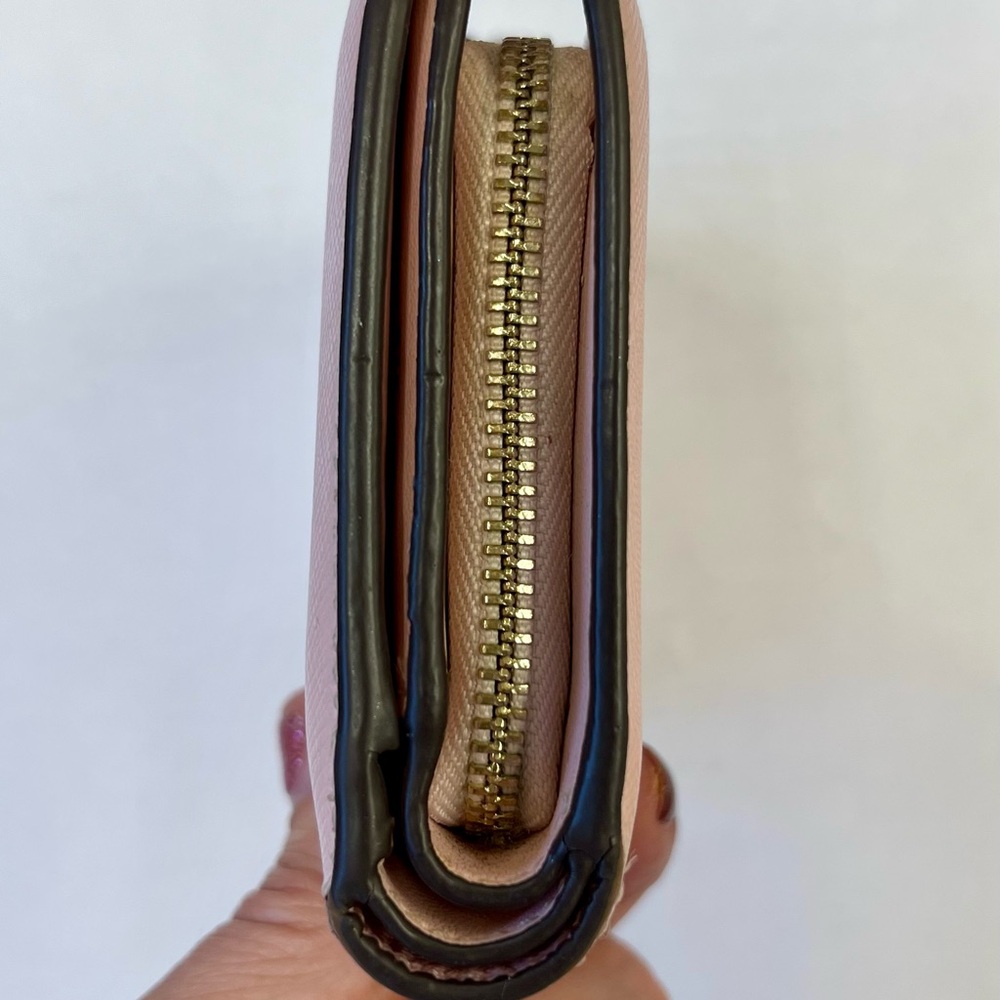 ♠️ Kate Spade Pink Wallet ♠️ - Picture 7 of 13